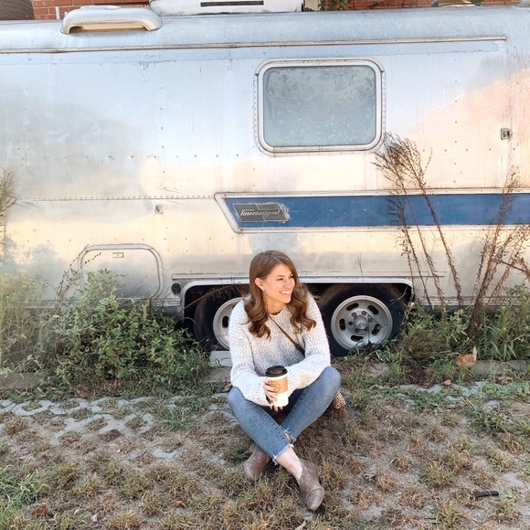 Meet your Posher! - Picture 5 of 9